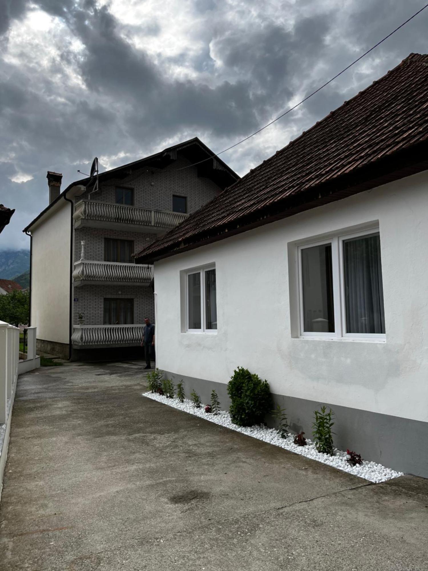 Lejla'S Guesthouse Gusinje Exteriör bild